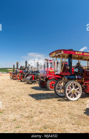 Une gamme de peinture brillant et poli sur un assortiment de moteurs de traction à vapeur et le chariot à vapeur basse Ham 2018 Rallye, Somerset, England, UK Banque D'Images