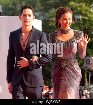 Xingtong Yao et Charles Luu, 28 août 2019 : l'actrice chinoise Yao Xingtong (R) et l'acteur Charles Luu au Seoul International Drama Awards 2019 à Séoul, Corée du Sud. Credit : Lee Jae-Won/AFLO/Alamy Live News Banque D'Images