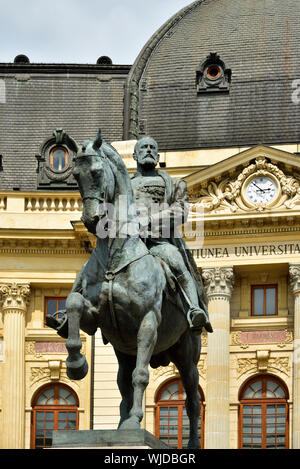 Statue équestre du roi Carol I (1839-1914), le premier roi de la Roumanie. Bucarest, Roumanie Banque D'Images