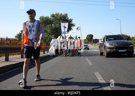 La Pologne, Czestochowa-09 Août 2019 : pèlerins viennent au monastère de Jasna Gora (la Montagne lumineuse, Clarus Mons) à Czestochowa Banque D'Images