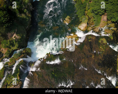 Vue aérienne de Strbacki Buk Waterfall sur la rivière una En Bosnie Banque D'Images