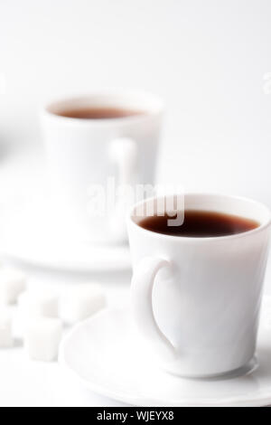 Deux tasses de café et de sucre libre Banque D'Images