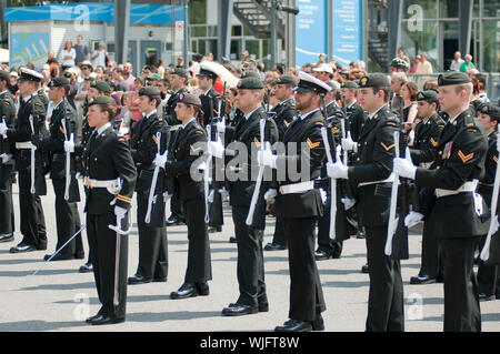 Défilé militaire pour la fête du Canada dans le Vieux Port de Montréal Québec Canada le 1er juillet 2009 Banque D'Images