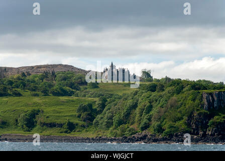 19ème siècle château de Gorm Glen Mishnish Estate Ile de Mull ARGYLL & BUTE Ecosse Royaume-Uni Vue extérieure du Sound of Mull 1860 Kinnear et Ped Banque D'Images