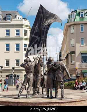 La libération de la sculpture, Place de la libération, St Helier, Jersey, Channel Islands. Banque D'Images