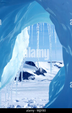 De Glaçons pendant un iceberg dans l'Antarctique Banque D'Images