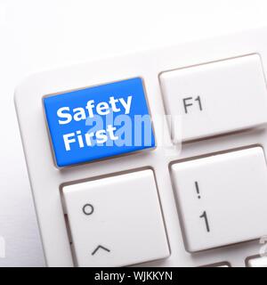 Premier concept de sécurité avec les principaux risques d'assurance ou de danger montrant Banque D'Images