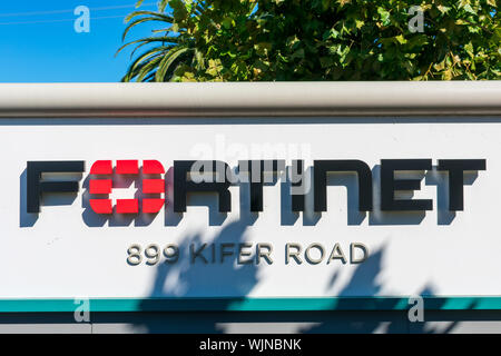 Fortinet signe à la cybersécurité au siège de l'entreprise dans la Silicon Valley, haute technologie de San Francisco Bay Area Banque D'Images