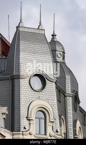 Bucarest, Roumanie - 15 novembre 2018 : Le bel édifice du Cismigiu Hotel, construit en 1912, où la maison de la bière Gambrinus est situé sur la Banque D'Images