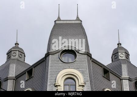 Bucarest, Roumanie - 15 novembre 2018 : Le bel édifice du Cismigiu Hotel, construit en 1912, où la maison de la bière Gambrinus est situé sur la Banque D'Images