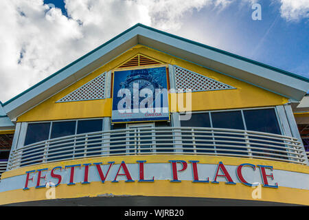 NASSAU, Bahamas - septembre 2, 2019 : Nassau aux Bahamas et a été battu par la pluie sans fin et 185 mph vents à partir de la catégorie 5 Dorian, qui est resté gare Banque D'Images