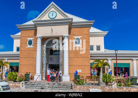 NASSAU, Bahamas - septembre 2, 2019 : Nassau aux Bahamas et a été battu par la pluie sans fin et 185 mph vents à partir de la catégorie 5 Dorian, qui est resté gare Banque D'Images