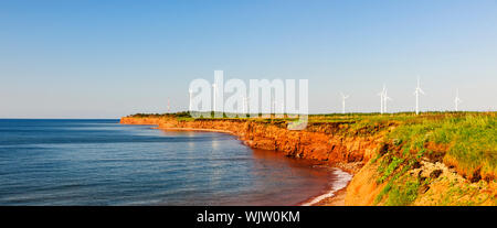 Vue panoramique de générateurs d'énergie éolienne à North Cape, Prince Edward Island, Canada Banque D'Images