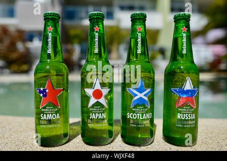 Samoa, le Japon, l'Ecosse et la Russie, une piscine, Heineken 2019 Japon Rugby World Cup beer bottles Banque D'Images