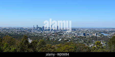 Vue panoramique de la ville de Brisbane vu de observation du Mt Coot-tha, Queensland, Queensland, Australie Banque D'Images