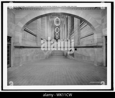 Pente de subway à suburban concourse, Grand Central Terminal, New York Central Lines, New York ; pente de subway à suburban concourse, Grand Central Terminal, New York Central Lines, New York Banque D'Images