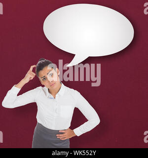 Inquiets businesswoman contre bulle Banque D'Images