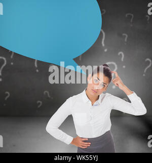Inquiets businesswoman contre bulle Banque D'Images