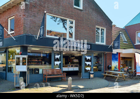 Den Burg Texel, Pays-Bas - 2019 / Août : Store front de boucherie néerlandais appelé "lagerij Dros' Banque D'Images