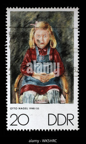 Timbre émis en Allemagne - République Démocratique (DDR) montre Portrait of a Girl par Otto Nagel, vers 1970 Banque D'Images