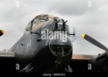 Bombardier Lancaster en restauration à East Kirkby, Lincolnshire. Affiché comme pièce de musée avec des moteurs Merlin. Banque D'Images