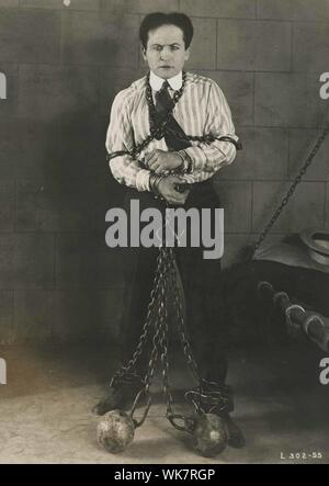 Harry Houdini (24 mars 1874 Ð 31 octobre 1926) était un illusionniste américain d'origine hongroise et stunt performer, connu pour ses actes échappent à sensation Banque D'Images