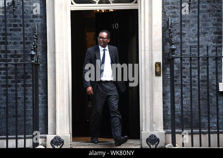 Ministre d'État au Ministère des entreprises, de l'énergie et de stratégie industrielle, Kwasi Kwarteng quitte à la suite d'une réunion du cabinet au 10 Downing Street, Londres. Banque D'Images