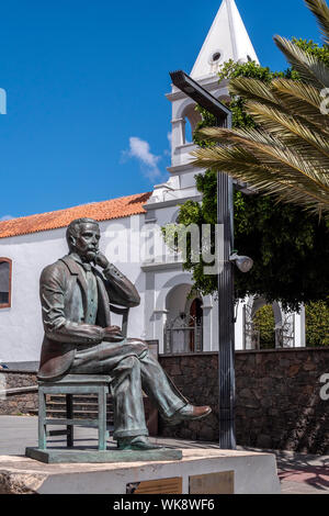 Statue de Manuel Velázquez Cabrera assis sur une chaise Puerto del Rosario Fuerteventura Canaries Espagne Banque D'Images