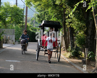 Japon - photo de Sean Sprague de Arashiyama, Kyoto. Pousse-pousse. Banque D'Images