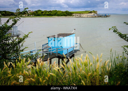 Talmont-sur-Gironde (sud-ouest de la France) : la place du filet de pêche, cabanes sur l'estuaire de la Gironde, dans la région de Talmont sur Gironde Banque D'Images