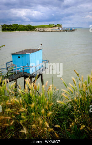 Talmont-sur-Gironde (sud-ouest de la France) : la place du filet de pêche, cabanes sur l'estuaire de la Gironde, dans la région de Talmont sur Gironde Banque D'Images