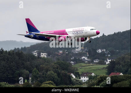 Wizz Air Airbus A320-232 [HA-LWK], Sandnes, Norvège Aéroport Banque D'Images