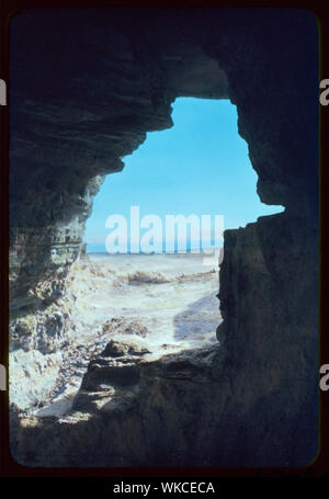 Jéricho et région de la Mer Morte et Jourdain. Les grottes de Qumran, où la mer morte ont été trouvés. Distance à la Mer Morte Banque D'Images