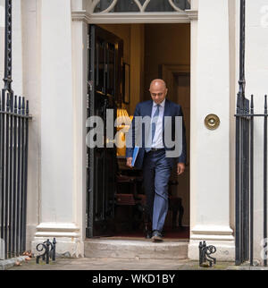 Downing Street, London, UK. 4 septembre 2019. Chancelier de l'Échiquier Sajid Javid quitte le 11 Downing Street pour assister le Parlement où il présentera ses plans de dépenses. Credit : Malcolm Park/Alamy Live News. Banque D'Images