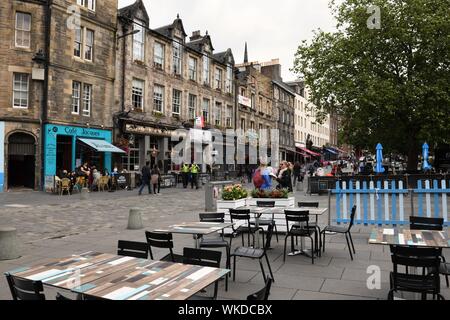 Sociabilisation populaires, le Grassmarket dans la vieille ville d'Édimbourg, Écosse, Royaume-Uni, Europe Banque D'Images