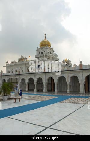 Low angle view of Gurudwara, Gurudwara Bangla Sahib, New Delhi, India Stock Photo