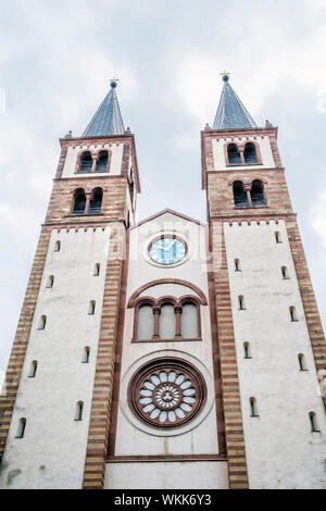 La Cathédrale de Würzburg avec tour de l'horloge, Wurzburg, Bavière, Allemagne. Destination de voyage. Banque D'Images