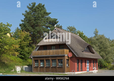 Maison de chaume, Ahrenshoop, Schleswig-Holstein, Allemagne Banque D'Images