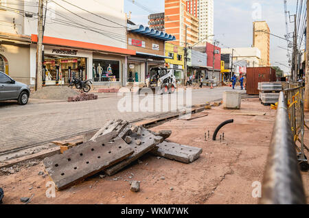 Campo Grande - MS, Brésil - août 28, 2019 : travaux de revitalisation de la rue 14 de Julho en ville au centre-ville. Banque D'Images