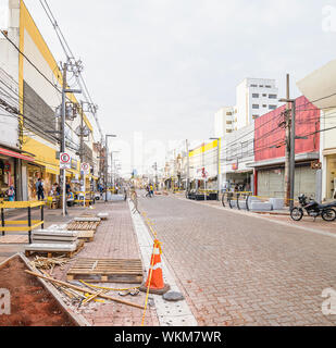 Campo Grande - MS, Brésil - août 28, 2019 : travaux de revitalisation de la rue 14 de Julho en ville au centre-ville. Banque D'Images