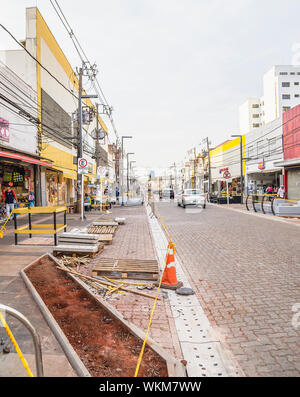 Campo Grande - MS, Brésil - août 28, 2019 : travaux de revitalisation de la rue 14 de Julho en ville au centre-ville. Banque D'Images