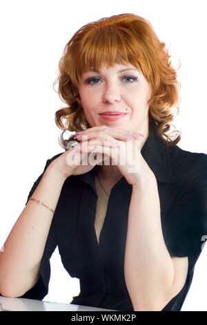 Belle rousse femme portant blouse noire isolated on white Banque D'Images