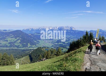 Kitzbühel im Sommer Wanderer Banque D'Images