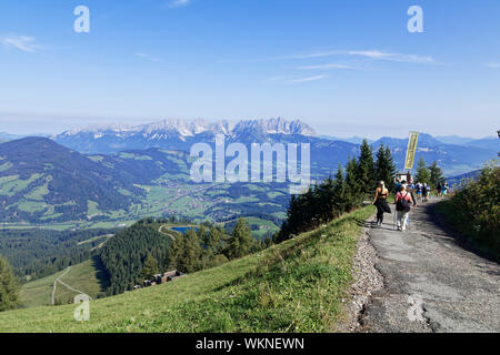 Kitzbühel im Sommer Wanderer Banque D'Images