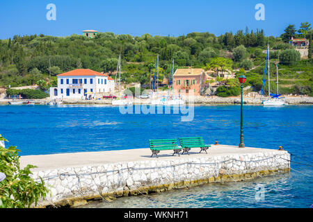 Fiskardo village pittoresque sur l'île de Céphalonie, Grèce Banque D'Images