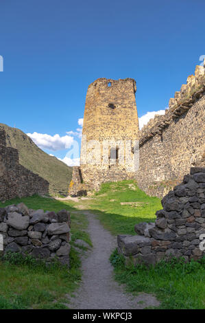 Ruines du château de Khertvisi dans la région de Samtskhe-Javakheti de Géorgie, près de la frontière turque Banque D'Images