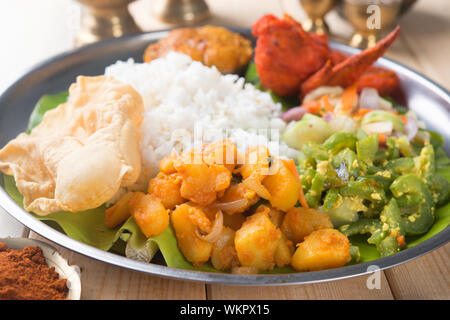 Close up Indian riz mélangés sur la table à manger. Banque D'Images