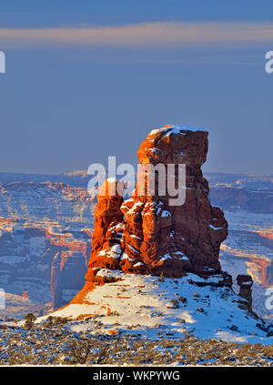 Pinnacles de grès dans un paysage d'hiver, Arches National Park, Utah, USA Banque D'Images