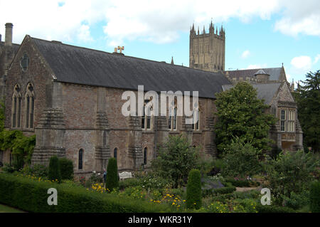 Les jardins du Palais de l'évêque, Wells, Somerset, Angleterre Banque D'Images