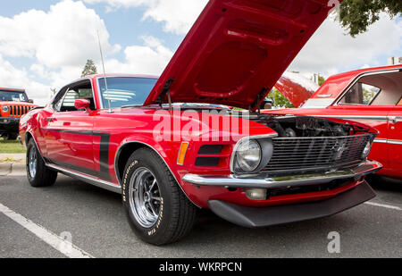 MATTHEWS, NC (USA) - 2 septembre 2019 : Libre de 1970 Ford Mustang automobile sur l'affichage à un Matthews, Caroline du Nord, salon de voitures. Banque D'Images